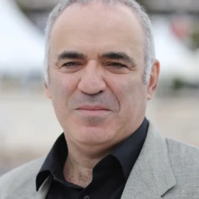  Garry Kasparov


